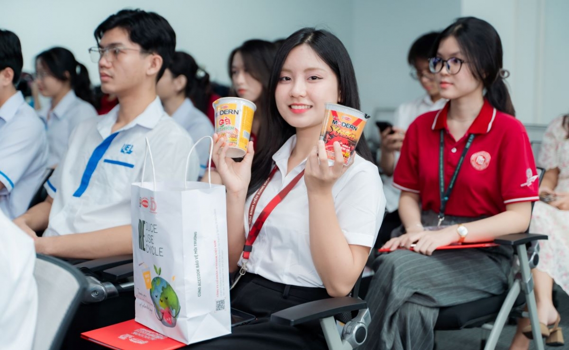 lan toa hanh phuc, chap canh uoc mo cho hoc sinh, sinh vien hinh anh 3