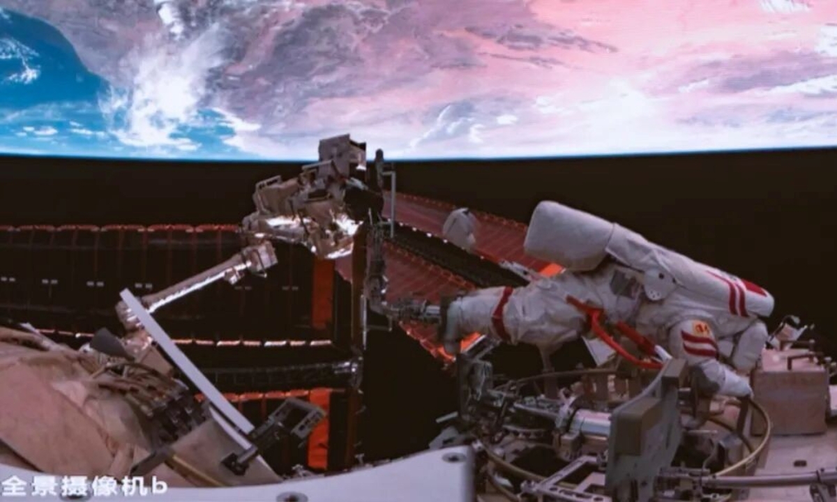 Phi hành đoàn Thần Châu-20 hoàn thành hoạt động ngoài không gian thứ tư