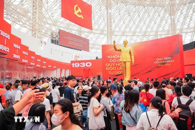 hanoi welcomes over 2 million visitors during national day holiday picture 1