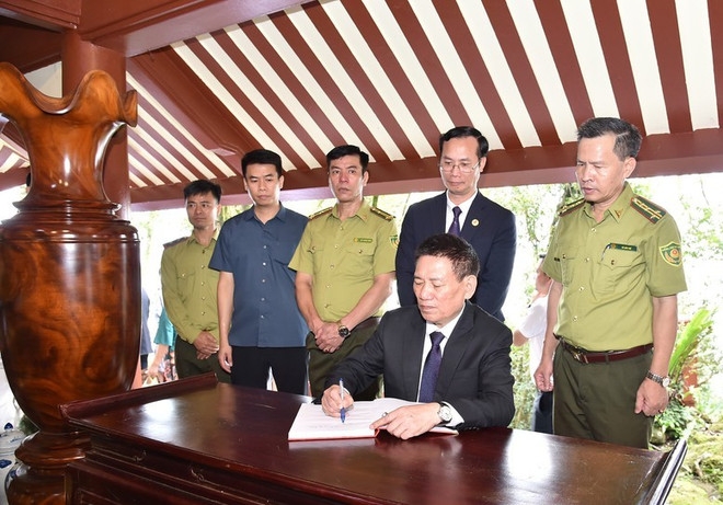 solemn ceremony held to commemorate 56 years since president ho chi minh s passing picture 2