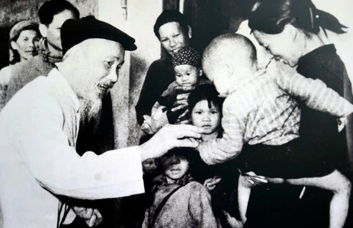 sang ngoi gia tri tu tuong ho chi minh ve an sinh xa hoi hinh anh 1