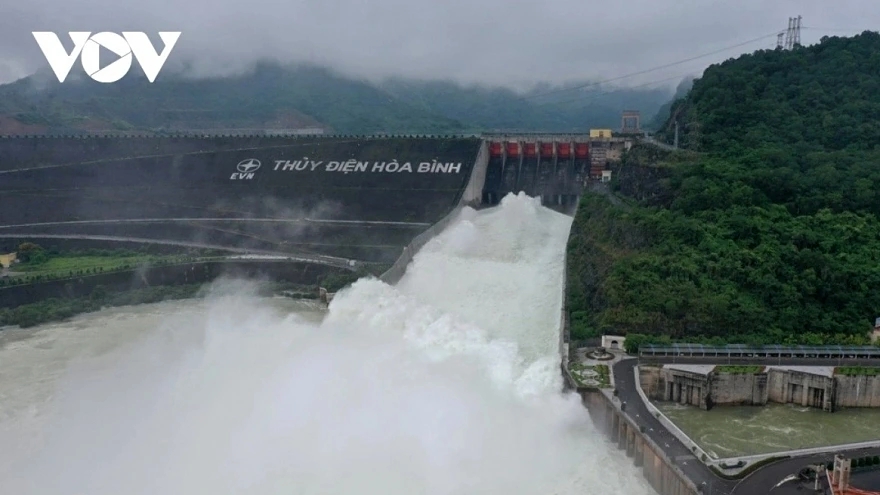bualoi impact torrential rain hits vietnam, expert warns of severe flooding picture 2