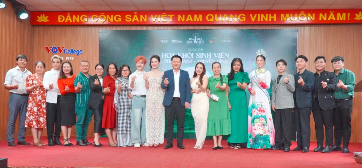 hoa khoi sinh vien phat thanh - truyen hinh 2025 ton vinh nu sinh thoi dai so hinh anh 5