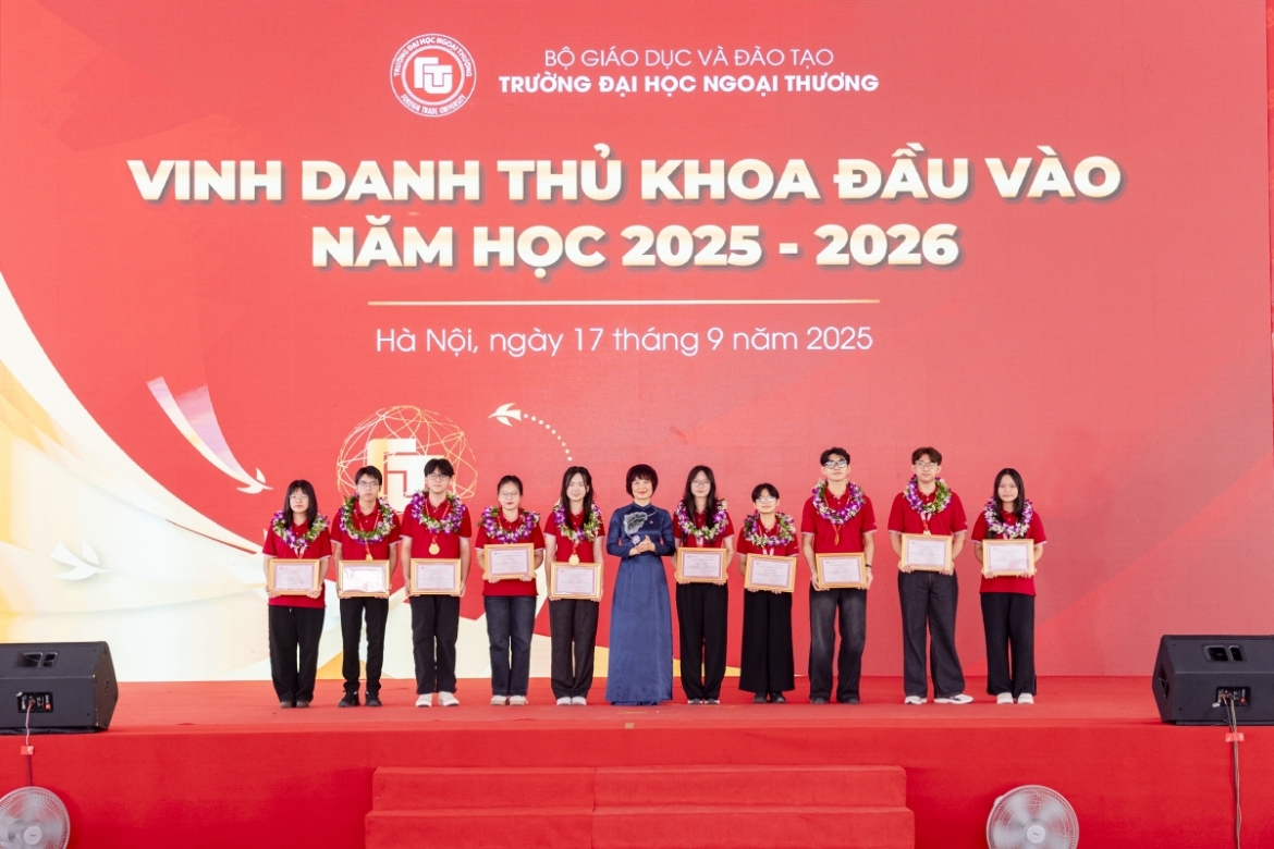 thu khoa toan quoc gay bao mang da nhap hoc truong dai hoc nao hinh anh 1