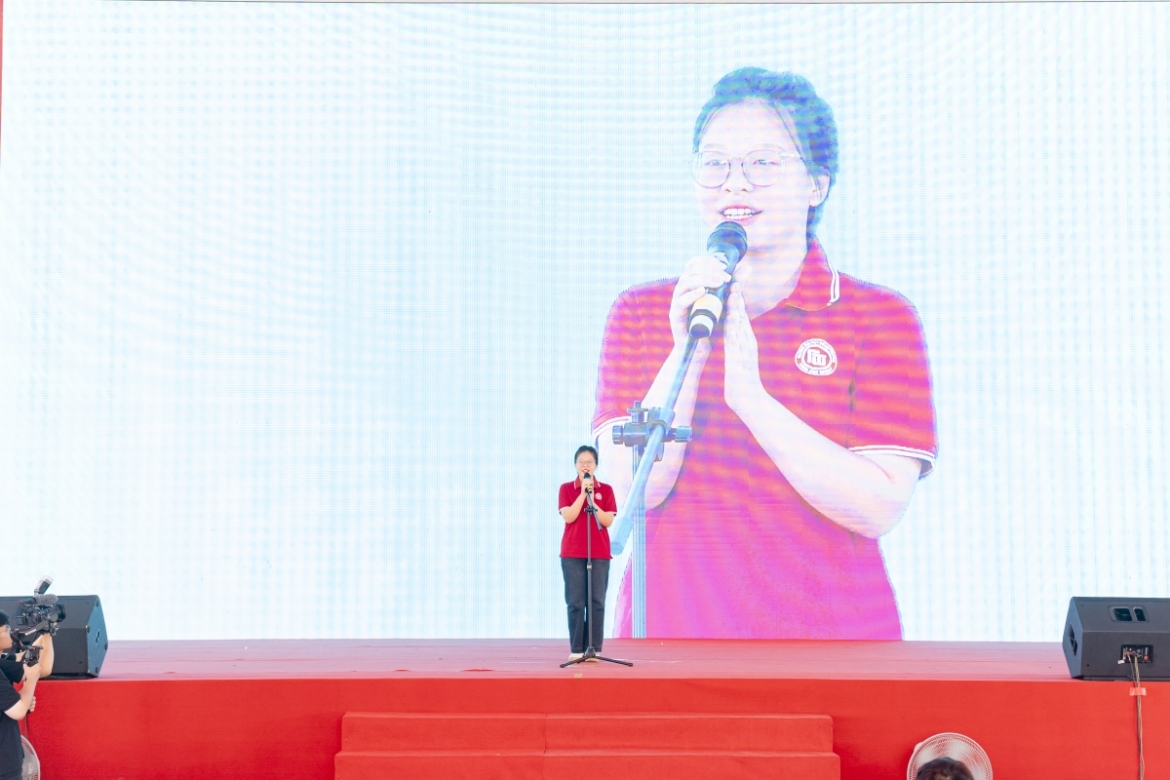 thu khoa toan quoc gay bao mang da nhap hoc truong dai hoc nao hinh anh 2
