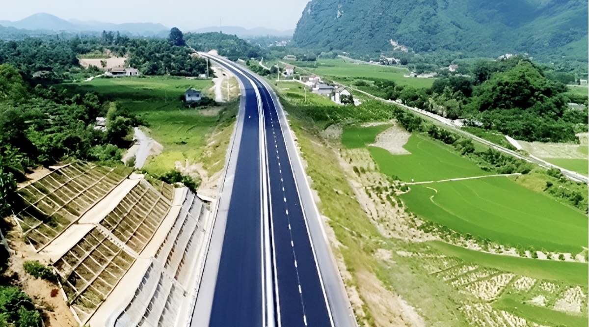 Sơn La đẩy nhanh tiến độ thi công cao tốc Hoà Bình – Mộc Châu