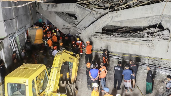 Sập trường nội trú ở Indonesia: Ít nhất 1 người thiệt mạng, hàng chục người mắc kẹt