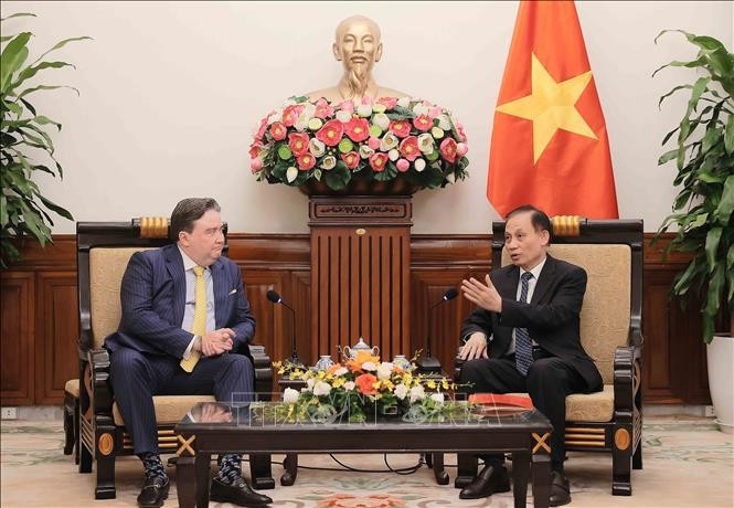 vietnam views us as strategic partner acting fm picture 1
