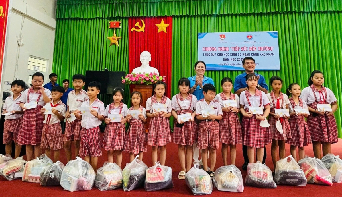 Cà Mau: Nhiều hoạt động chăm lo học sinh nghèo, có hoàn cảnh khó khăn