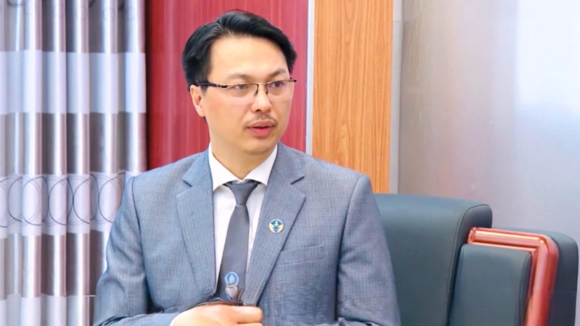 mao danh luat su de giup lay lai tien bi lua nhieu nguoi sap bay hinh anh 2