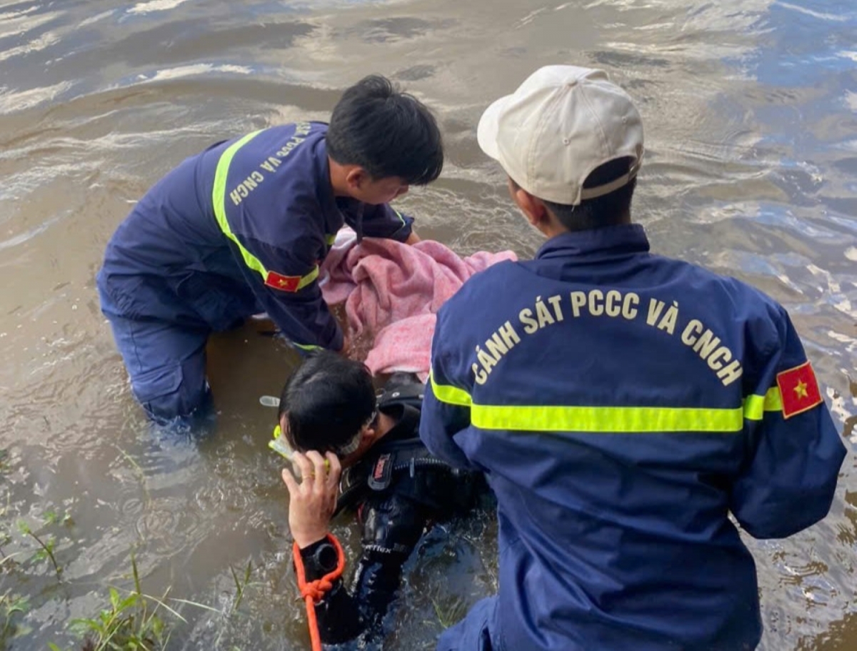 2 cháu nhỏ ra hồ chơi bị đuối nước tử vong ở Quảng Trị