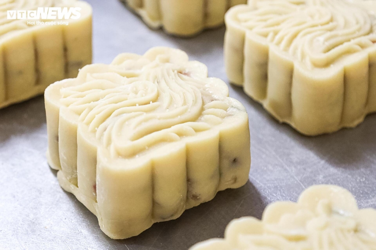 moon cake makers preserve authentic flavours for mid-autumn festival picture 10