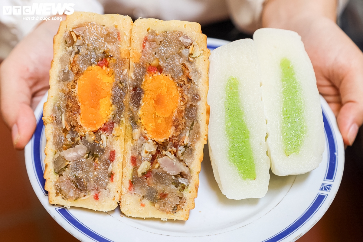 moon cake makers preserve authentic flavours for mid-autumn festival picture 13
