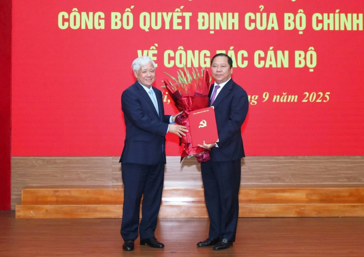 Ong nguyen phi long giu chuc pho bi thu Dang uy mttq, cac doan the trung uong hinh anh 1