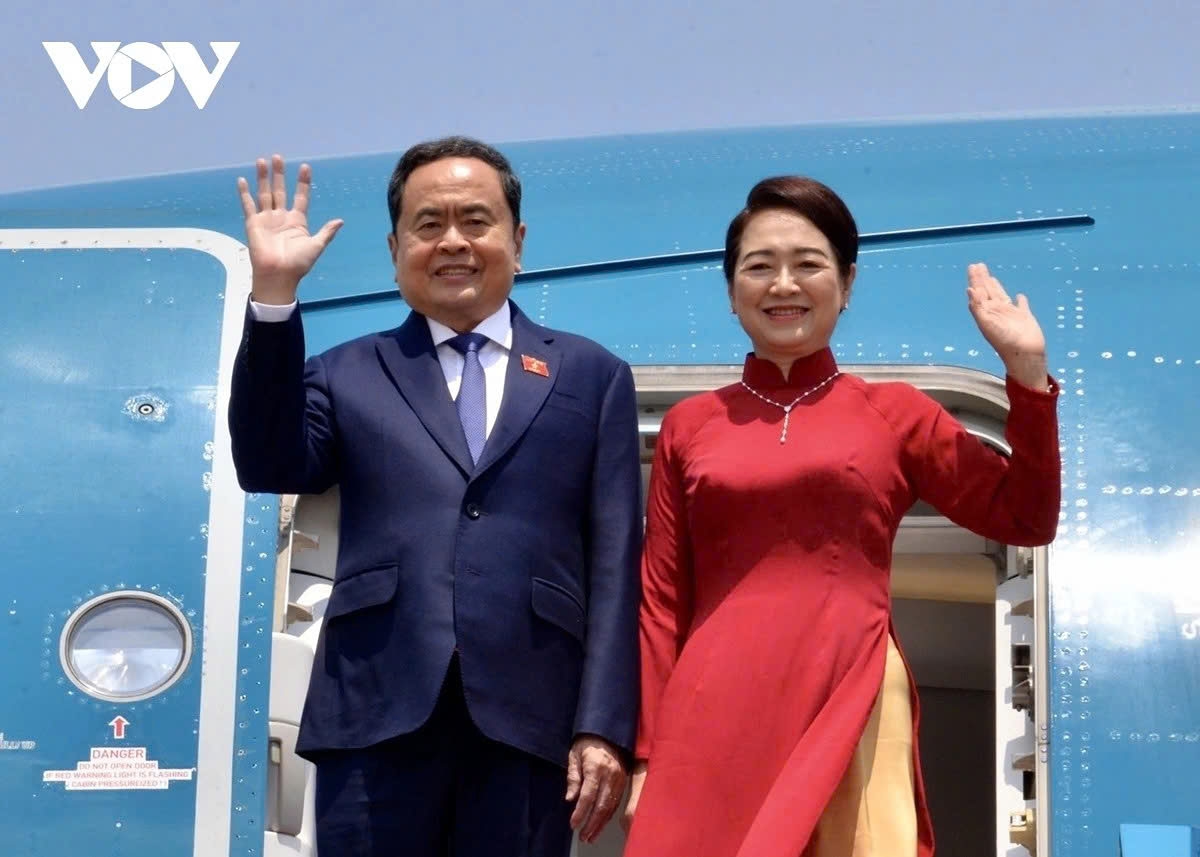 national assembly chairman departs for aipa-46 and official visit to malaysia picture 1
