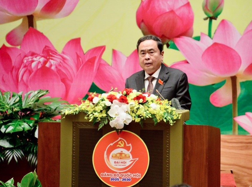 party chief underscores people-centered principle in legislature s activities picture 4