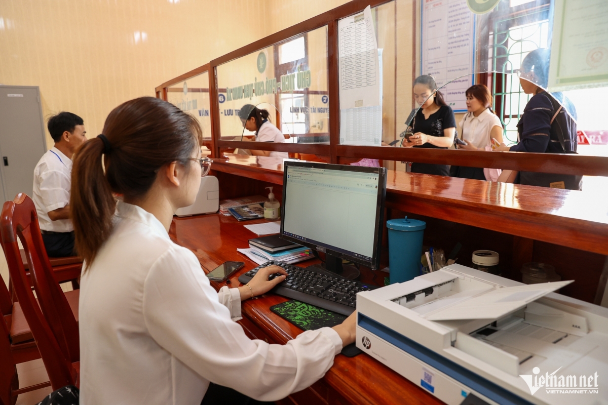 Dừng trợ cấp theo Nghị định 178, công chức nghỉ hưu trước tuổi hưởng chế độ gì?