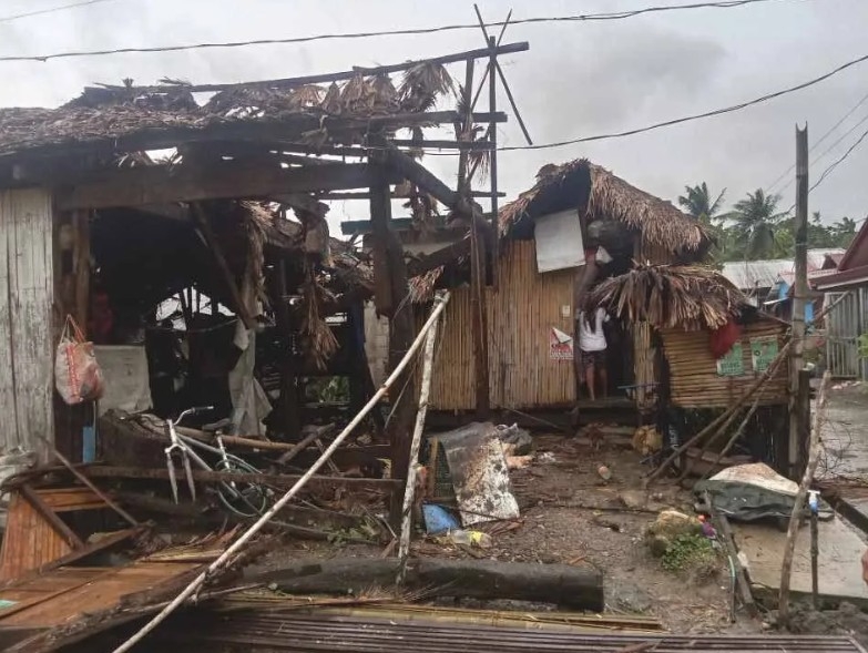nhung hinh anh dau tien sau khi bao bualoi do bo vao philippines hinh anh 5