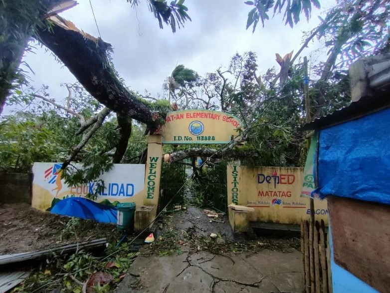 nhung hinh anh dau tien sau khi bao bualoi do bo vao philippines hinh anh 2