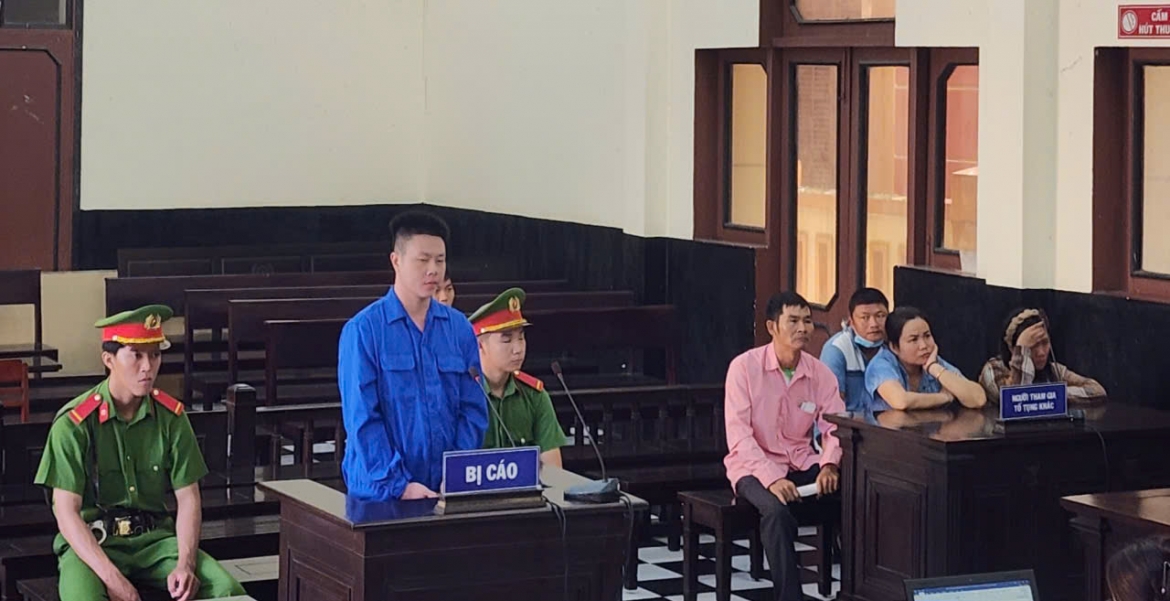mua ga roi quyt tien cua nong dan, linh an 16 nam tu hinh anh 1
