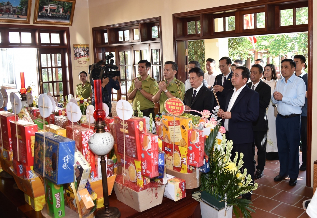 Trang trọng Lễ dâng hương tưởng nhớ 56 năm ngày mất Chủ tịch Hồ Chí Minh