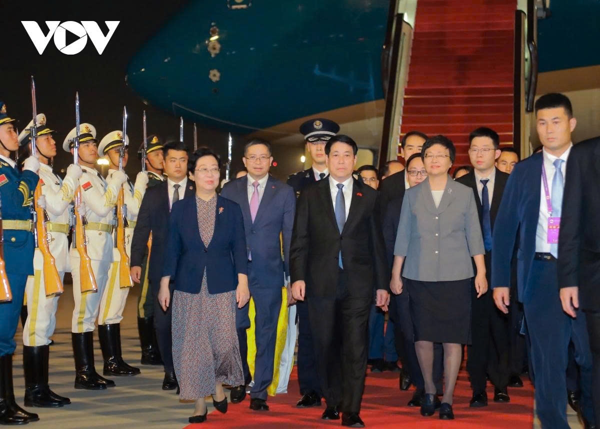 president luong cuong arrives in beijing for v-day anniversary picture 1 president luong cuong arrives in beijing for v-day anniversary picture 1