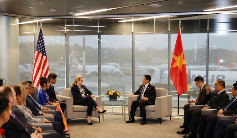 vietnamese president meets lieutenant governor of washington state and boeing leader picture 2