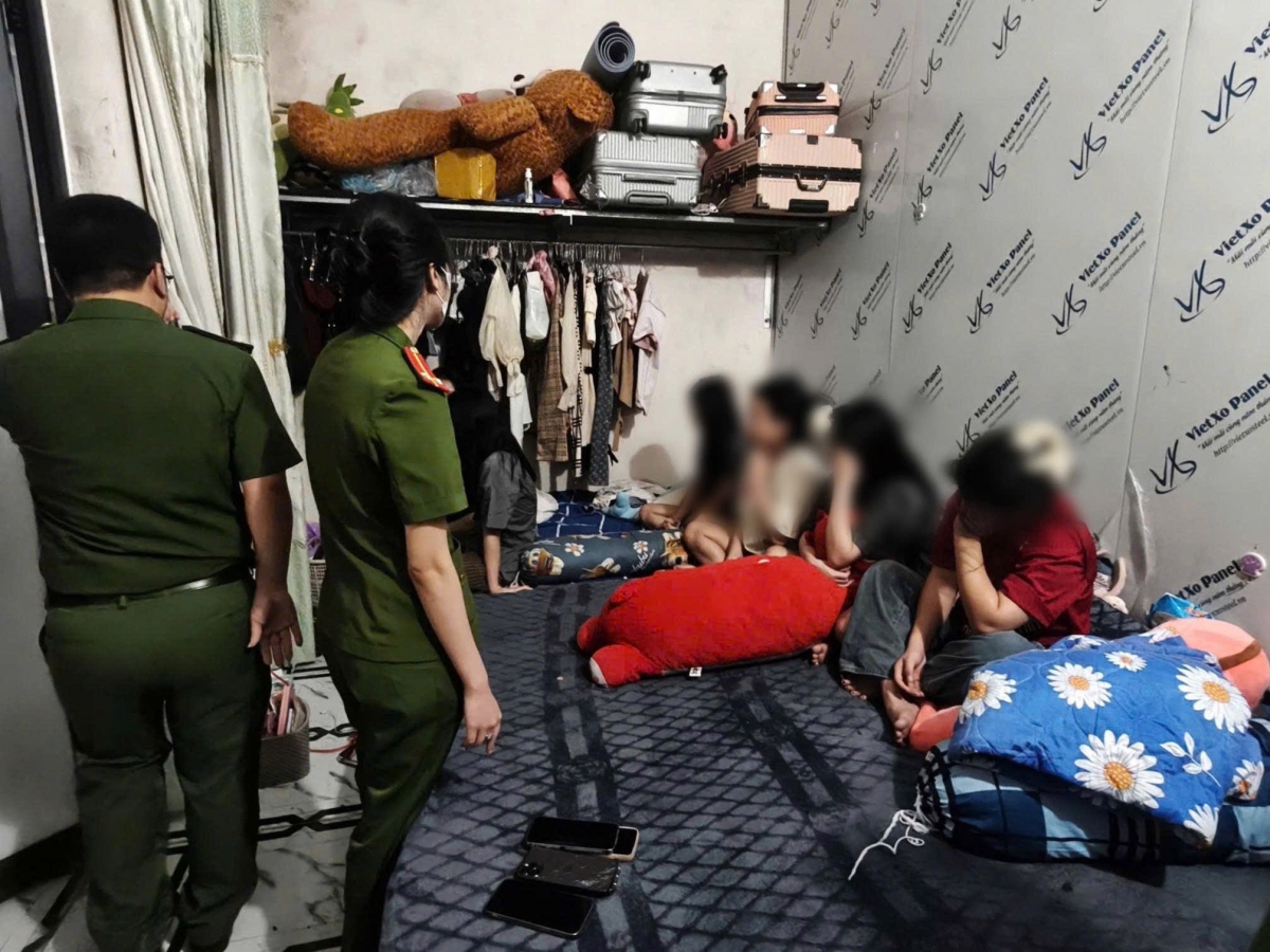 Công an Phú Thọ triệt phá tụ điểm mại dâm, thu giữ nhiều ma túy tại quán Karaoke 88