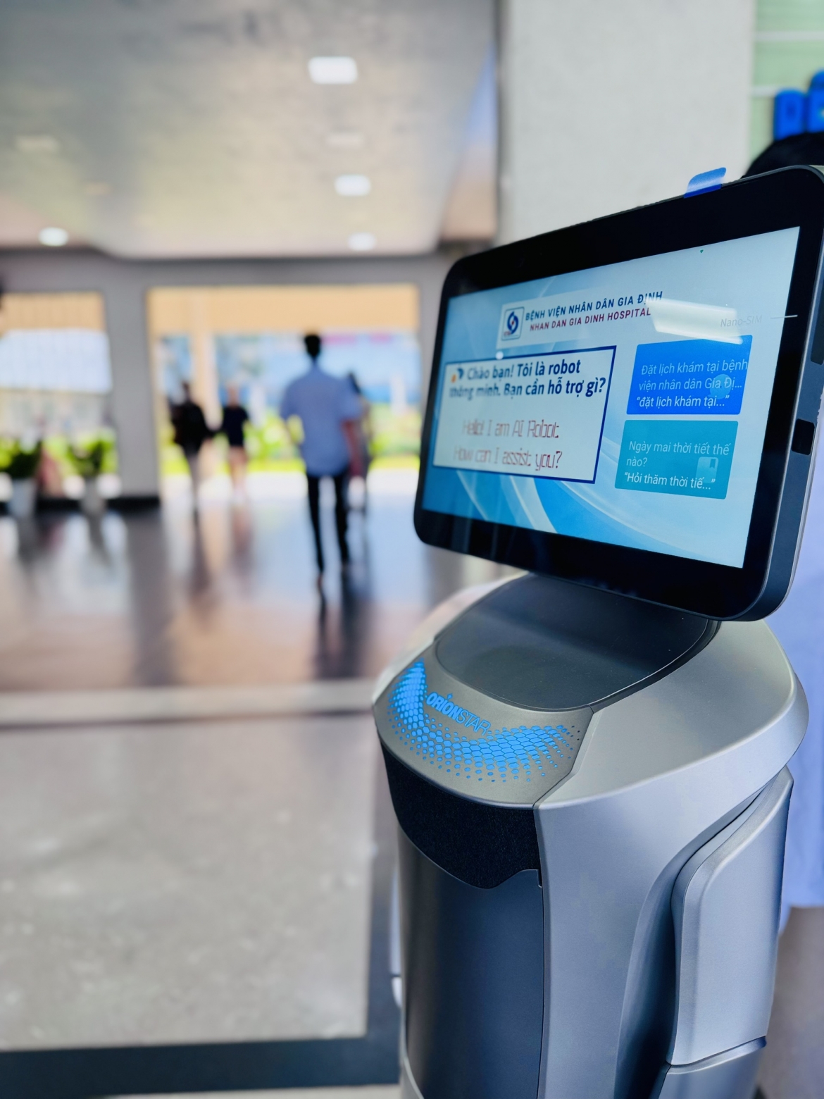 benh vien nhan dan gia Dinh thu nghiem robot ho tro huong dan nguoi benh hinh anh 1