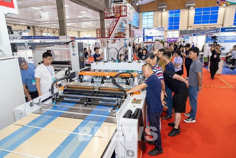 vietnam hosts 23rd international plastics, rubber exhibition picture 1