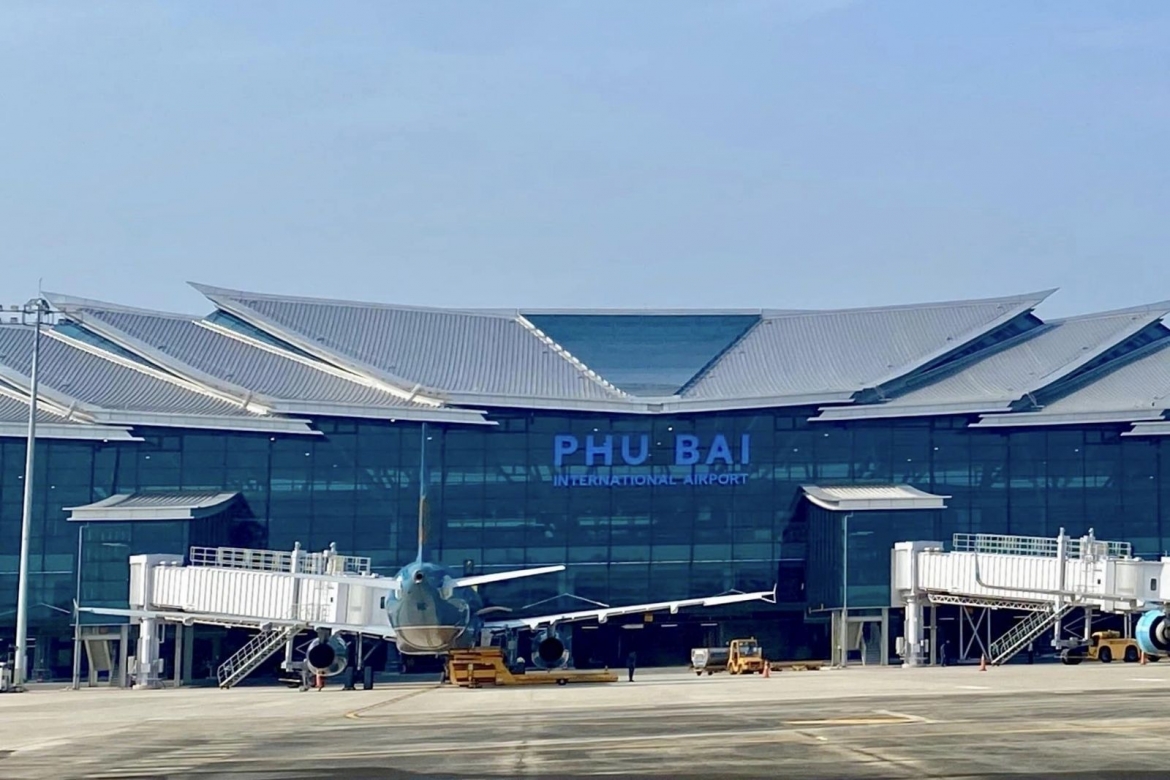cuc hang khong yeu cau dong cua 4 san bay do anh huong cua bao bualoi hinh anh 1