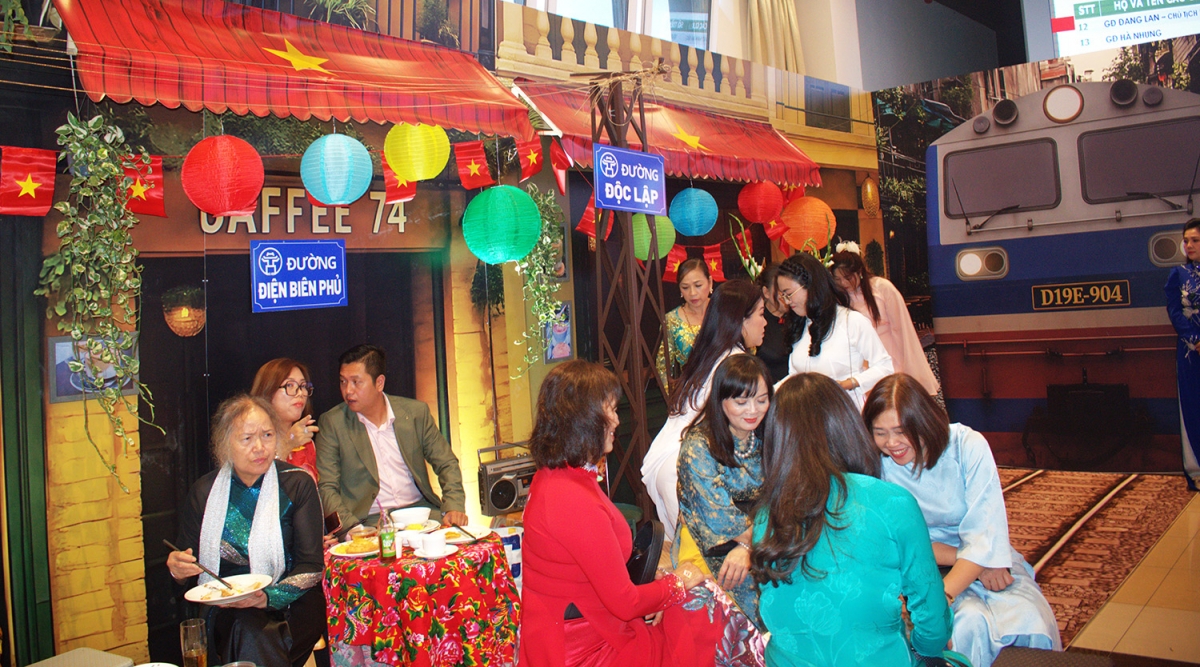 Kỷ niệm 10 năm “Hà Nội xưa và nay” giữa lòng châu Âu