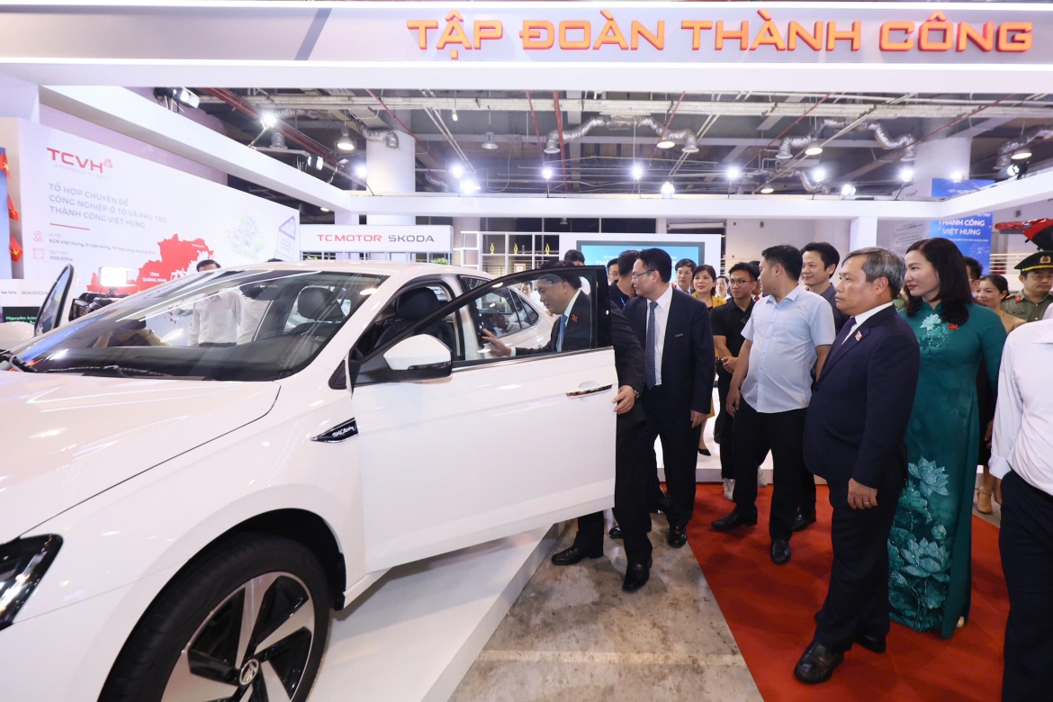 skoda ghi dau an tai trien lam chao mung Dai hoi Dang bo quang ninh 2025 hinh anh 4