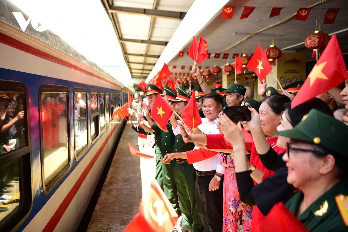 farewell for troops returning from national day a80 celebration picture 10