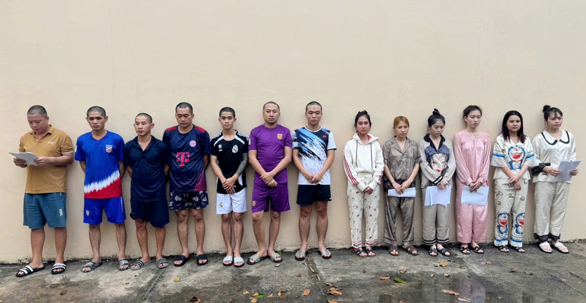 khoi to 13 doi tuong to chuc su dung ma tuy tai quan karaoke hinh anh 1