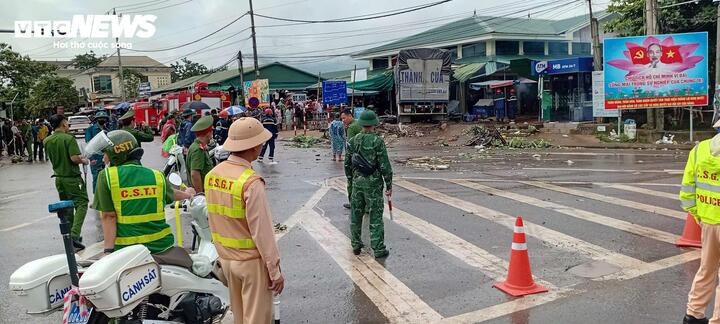 xe tai lao vao cho, 3 nguoi chet o quang tri suc khoe 9 nguoi bi thuong ra sao hinh anh 1