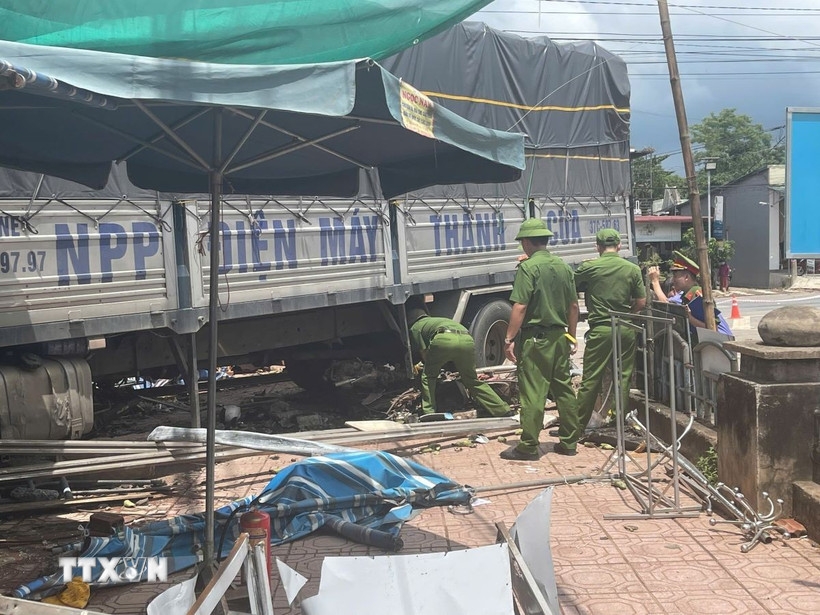 Thủ tướng chỉ đạo khắc phục hậu quả vụ xe tải lao vào chợ chuối ở Quảng Trị