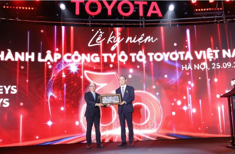 Những cột mốc đáng nhớ tạo nên hành trình 30 năm phát triển rực rỡ của Toyota Việt Nam.