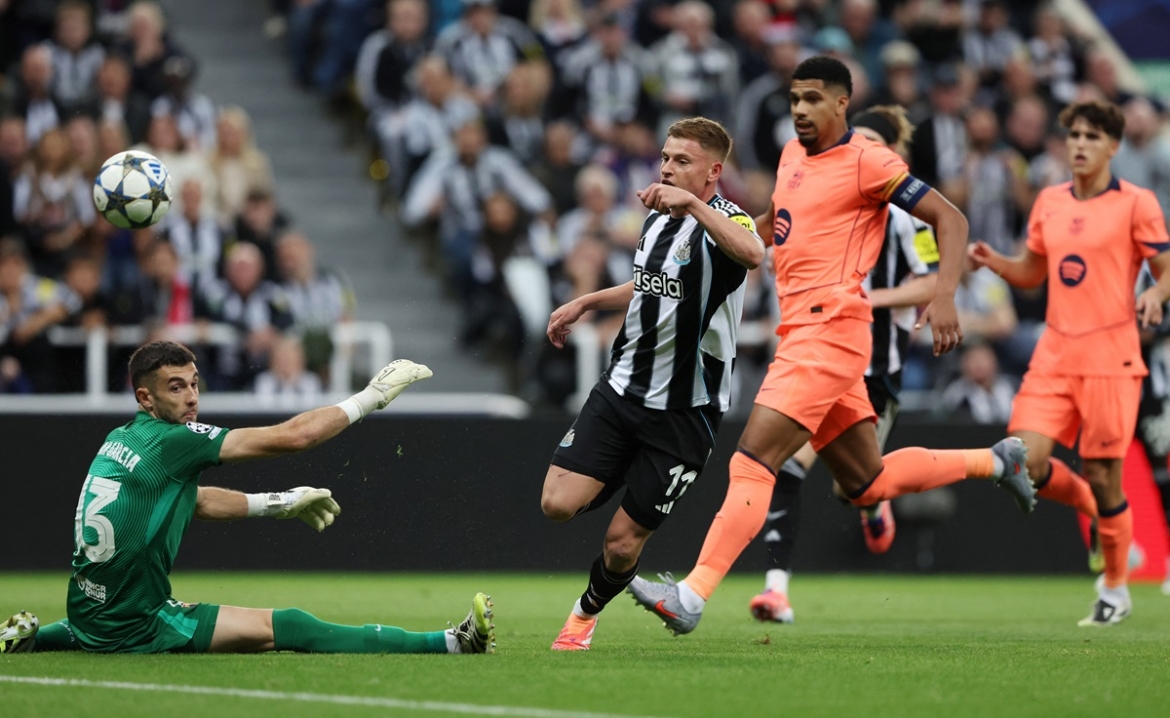 ket qua cup c1 chau Au hom nay 19 9 rashford ruc sang, barca danh bai newcastle hinh anh 27