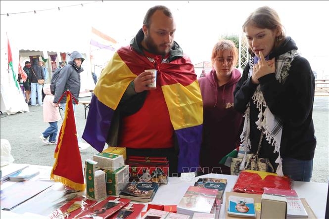 vietnam highlights solidarity, culture at manifiesta 2025 in belgium picture 1