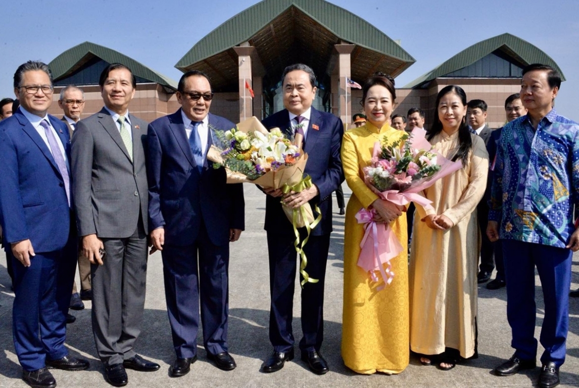 chuyen cong tac cua chu tich quoc hoi de lai dau an tren moi phuong dien hinh anh 2