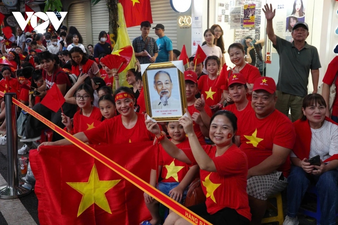 ki niem 80 nam ngay cach mang thang 8 du lich ha noi tang truong bung no hinh anh 1