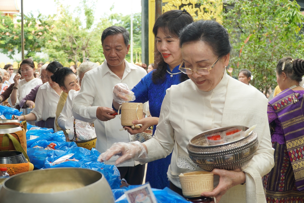 Người Việt tại Lào tổ chức Lễ Vu Lan báo hiếu