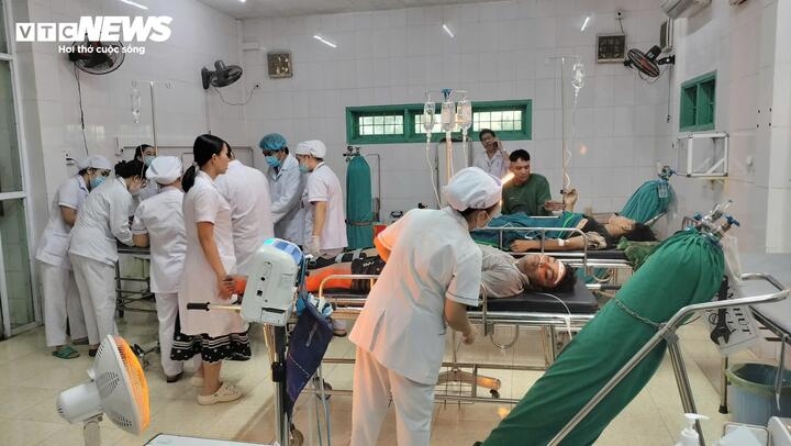 xe tai lao vao cho, 3 nguoi chet o quang tri suc khoe 9 nguoi bi thuong ra sao hinh anh 2