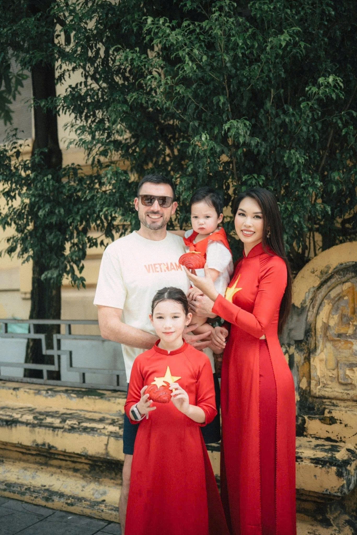 sao viet 2 9 quyen linh va con gai lo lem mung quoc khanh 2 9 hinh anh 4