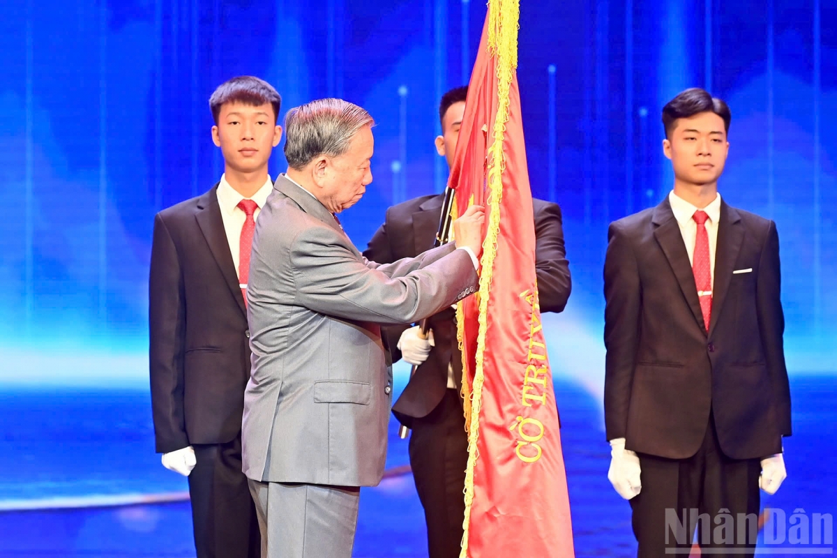 Tổng Bí thư Tô Lâm trao Huân chương Lao động hạng Nhất cho Đài Truyền hình Việt Nam