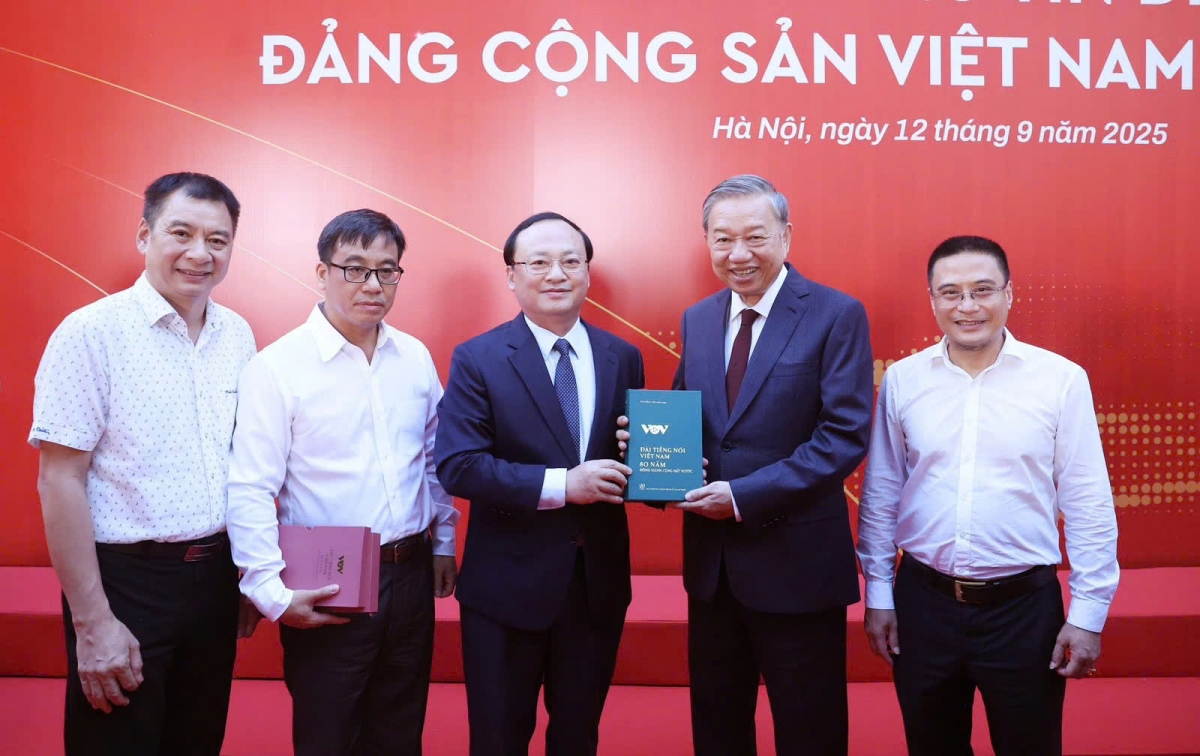 tổng bí thư tô lâm dự lễ ra mắt trang thông tin điện tử Đảng cộng sản việt nam - Đại hội xiv hình ảnh 5 tong bi thu to lam du le ra mat trang thong tin dien tu Dang cong san viet nam - Dai hoi xiv hinh anh 5