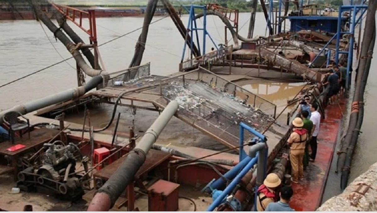 khai thác cát trái phép, chủ tàu bị phạt 175 triệu và tịch thu phương tiện 4,6 tỷ hình ảnh 1 khai thac cat trai phep, chu tau bi phat 175 trieu va tich thu phuong tien 4,6 ty hinh anh 1