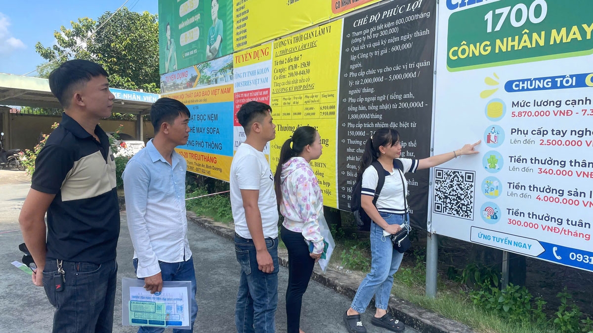 Doanh nghiệp TP.HCM bước vào “cuộc đua” tìm công nhân cho đơn hàng cuối năm