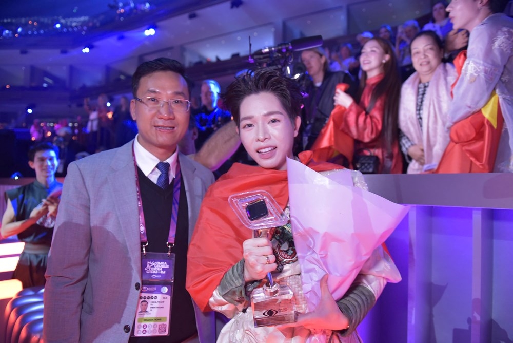 Duc phuc gianh chien thang tai intervision 2025 voi man trinh dien phu Dong thien vuong hinh anh 1